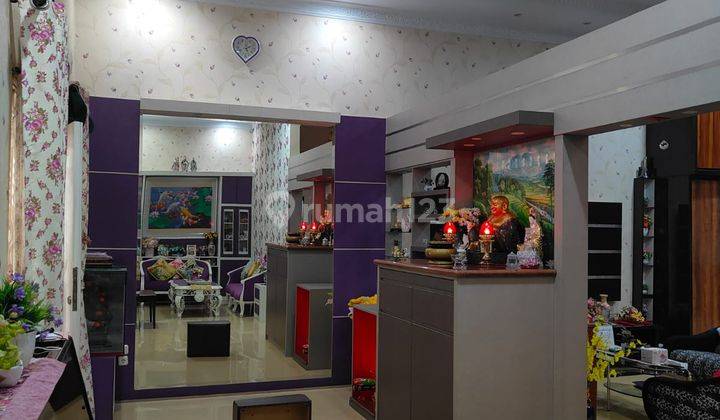 Villa di Komplek Cemara Asri Jalan Camelia  2