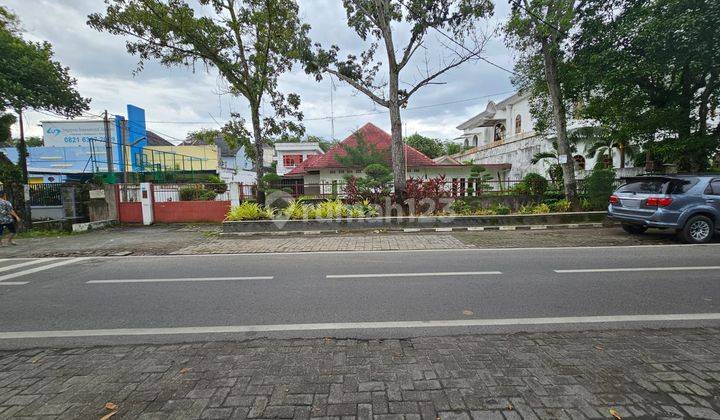 Villa di Jalan Suryo Dekat Juanda  1