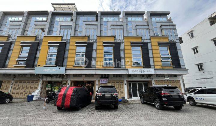 Ruko di Komplek Istana Prima 2 Jalan Katamso  1