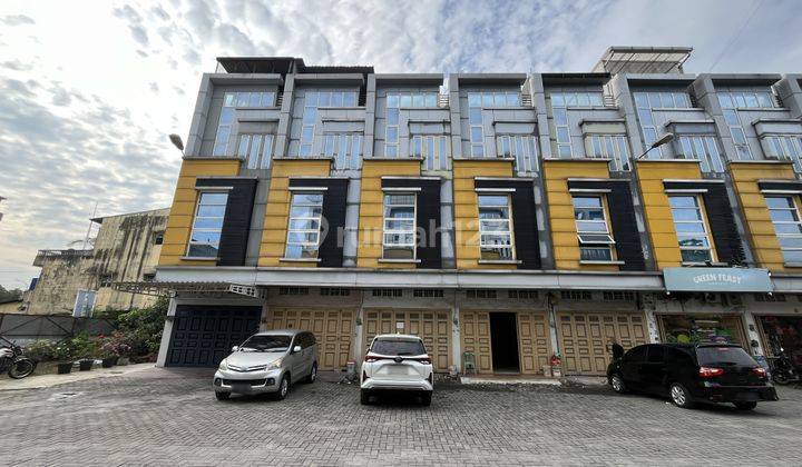 Ruko di Komplek Istana Prima 2 Jalan Katamso  2