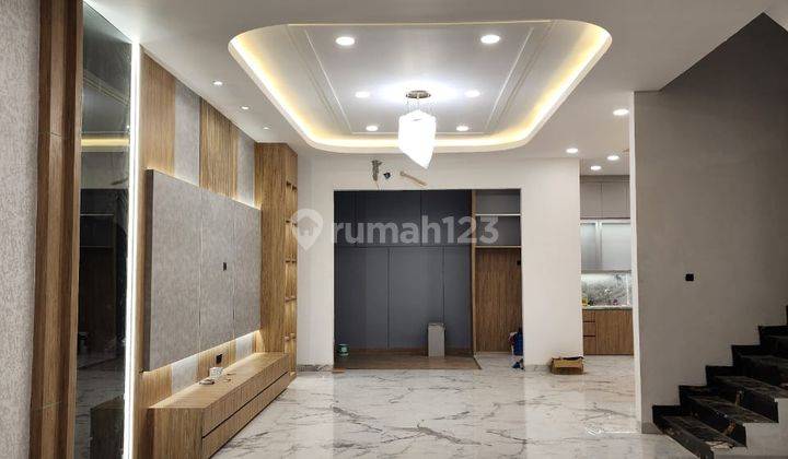 Villa di Komplek Cemara Asri Jalan Fresia  1