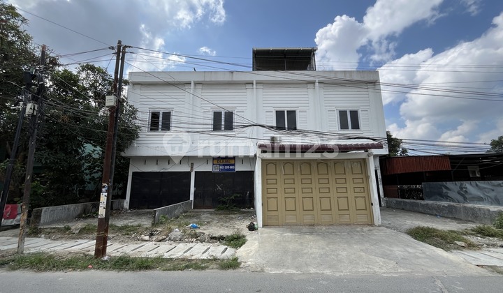 Shop house on Mapilindo Street (Near Rakyat / Krakatau) 1