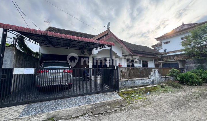Villa di Komplek Taman Setia Budi 1 Villa di Komplek Taman Setia Budi 1