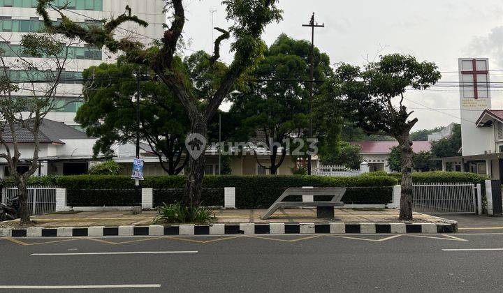 Villa di Jalan Diponegoro Depan Hotel Adi Mulia  1