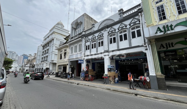 Shop House on Ahmad Yani Street (Kesawan Near Analisa) 2