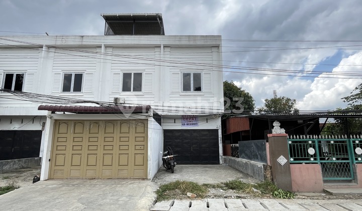 Shop house on Mapilindo Street (Near Rakyat / Krakatau) 2