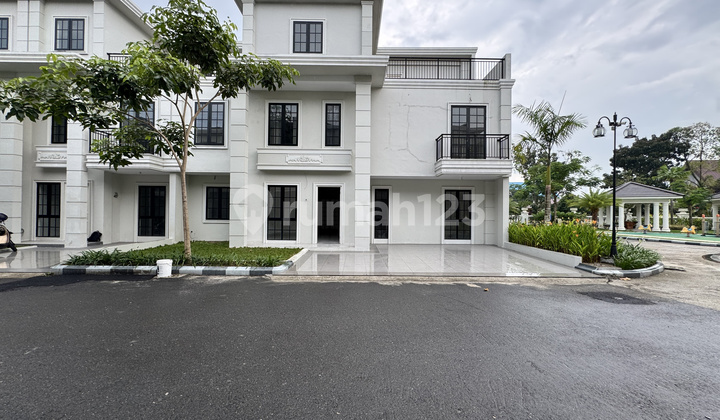 Villa Hook di Komplek Jewel Park ( Polonia )