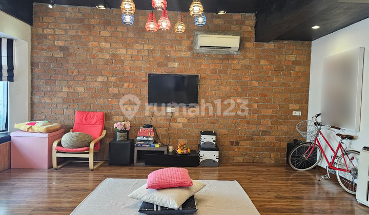 Villa at The Palace Residence Complex