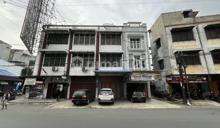Shop House on Jalan S Parman