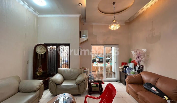 Villa in Cemara Asri Complex (Nangka Street)