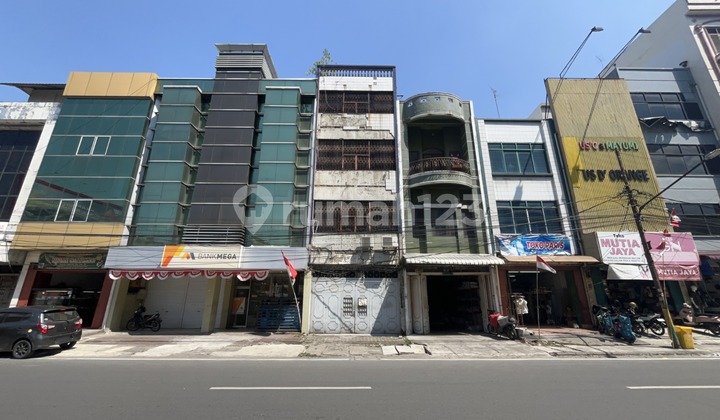 Shop house on Jalan Mt Haryono (Next to Bank Mega) Shop house on Jalan Mt Haryono (Next to Bank Mega)