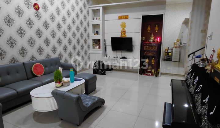 Villa di Komplek Cemara Asri 