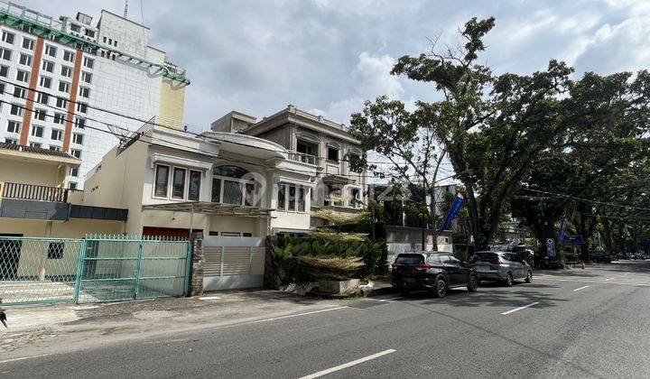 Gedung Hook di Jalan Kartini Sebaris Brastagi Tiara  2