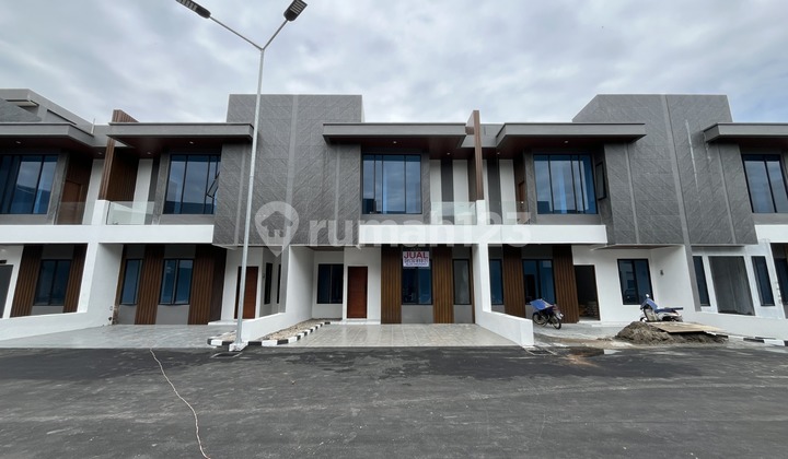 Villa di Komplek Cemara Park Palace ( Pendidikan / Metal Raya ) Villa di Komplek Cemara Park Palace ( Pendidikan / Metal Raya )