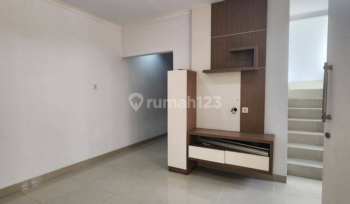 Rumah Furnished Sudah Renovasi SHM - Sertifikat Hak Milik di samara, Gading Serpong 2