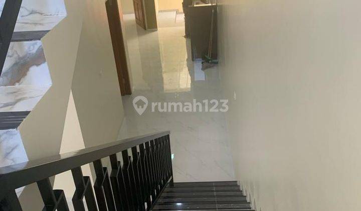 Rumah di Melati mas 2 Lantai SHM Baru 2