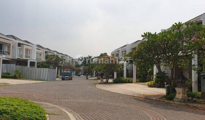 Dijual murah Rumah di Auntum hill Boulevard  2