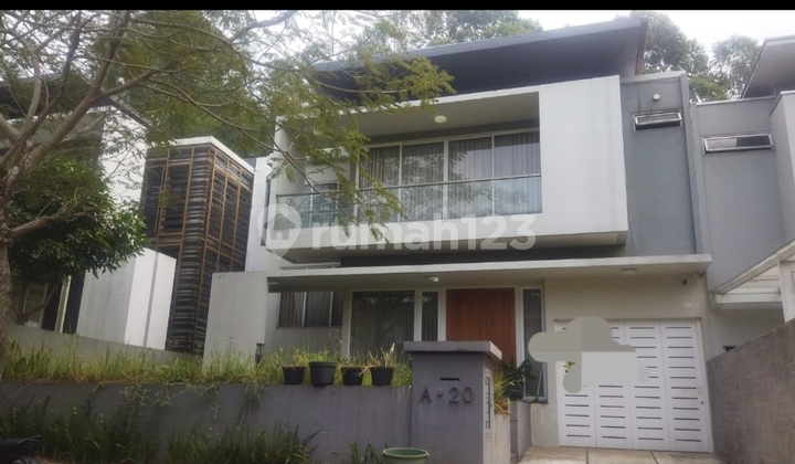 Ready-to-Live House, Nice Dago North Bandung, Negotiable Price Ready-to-Live House, Nice Dago North Bandung, Negotiable Price