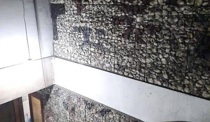 Dijual Rumah Tua Tengah Kota di Jalan Kalipah Apo 2