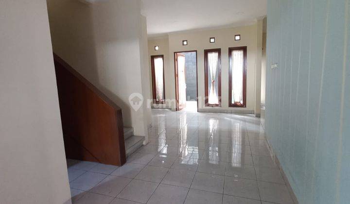 Dijual Rumah 2 Lantai Bagus di Taman Kopo Indah 3 1