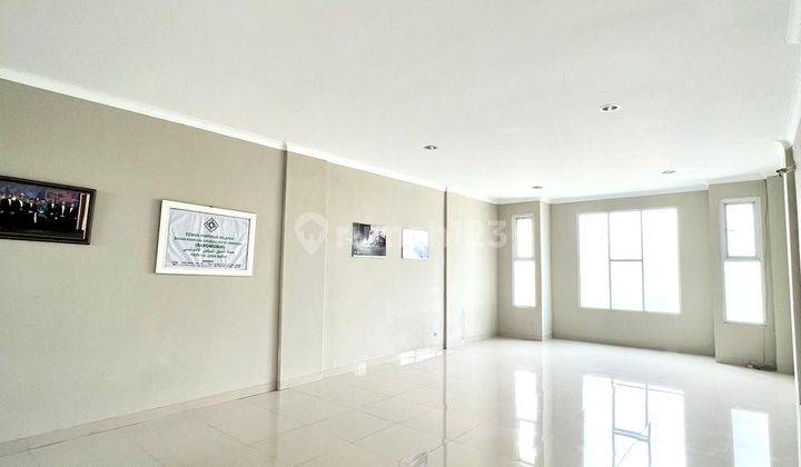 Dijual Ruko Modern Murah 3 Lantai di Jl.pelajar Pejuang