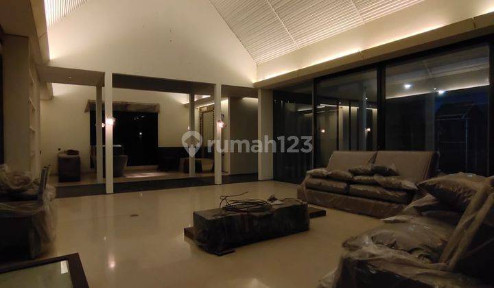 Dijual Rumah Luxury Terawat Siap Huni di Jalan.dr.sukimin 1