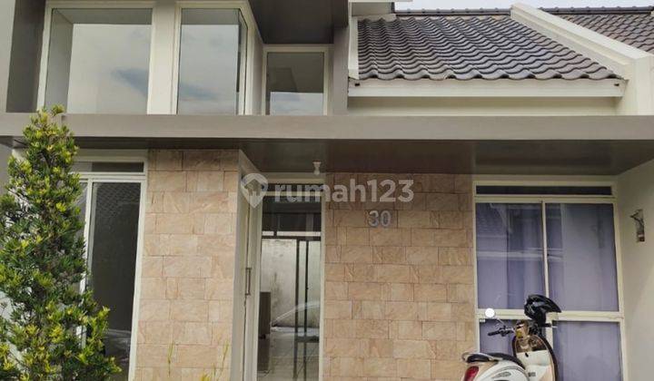 Di Sewakan Rumah Bagus Nyaman Kota baru parahyangan  1