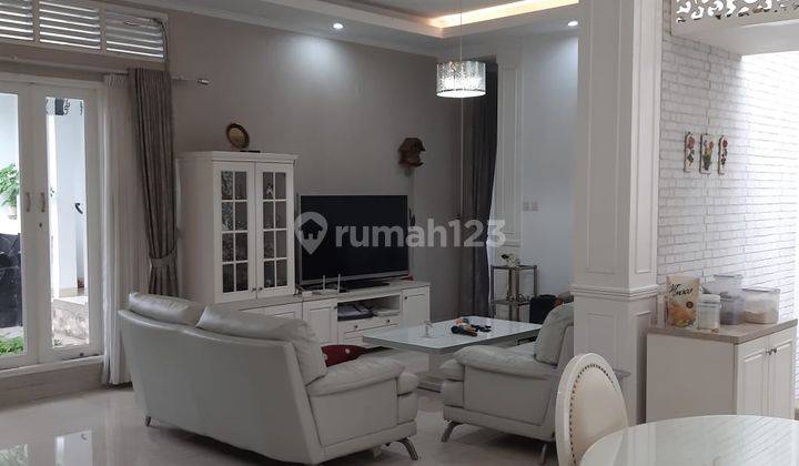 For Sale Rumah mewah Klasik Full Furnished & Hanya Di hitung tanah  2