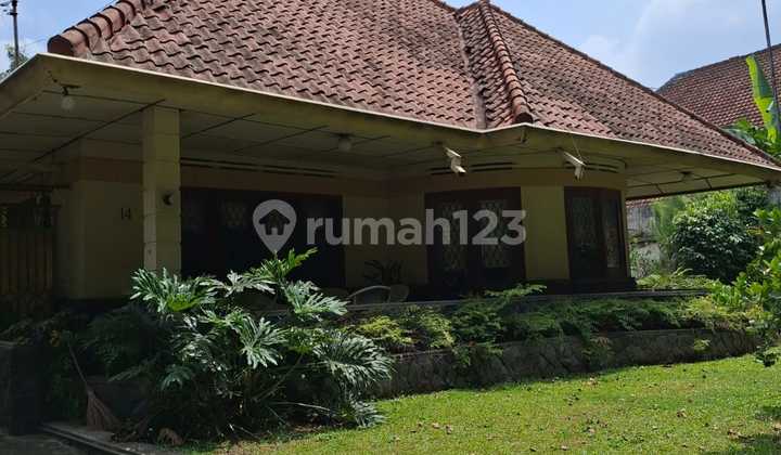 Rumah heritage bagus cocok untuk cafe, kantor Sayap Riau Bandung Utara harga nego Rumah heritage bagus cocok untuk cafe, kantor Sayap Riau Bandung Utara harga nego