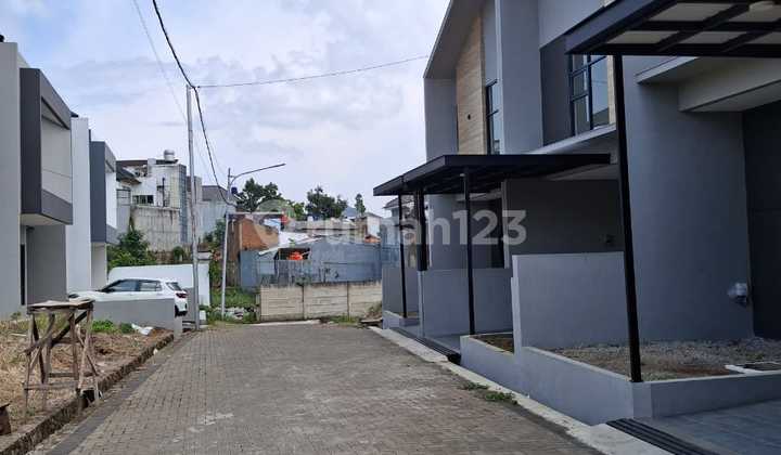 Paling murah rumah baru esklusif Setra Duta Bandung Utara 2