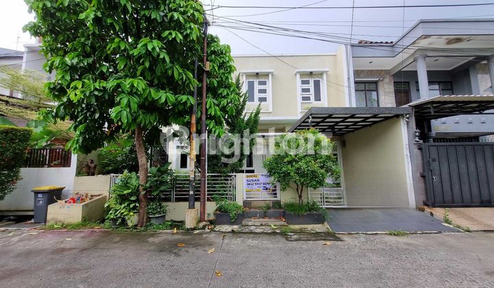 Rumah 2 Lantai Semi Furnish Dekat Taman Grand Galaxy Bekasi