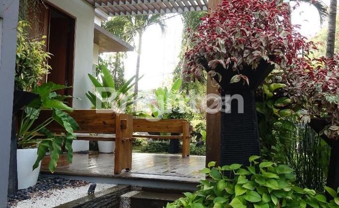 Rumah Mewah dan Asri 2 Lantai di Kemang Pratama 3 2