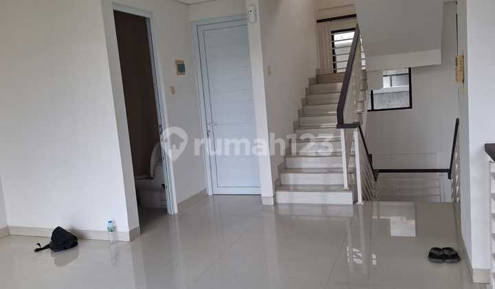 Rumah Minimalis 2 Lantai Siap Huni di Sudirman Bandung