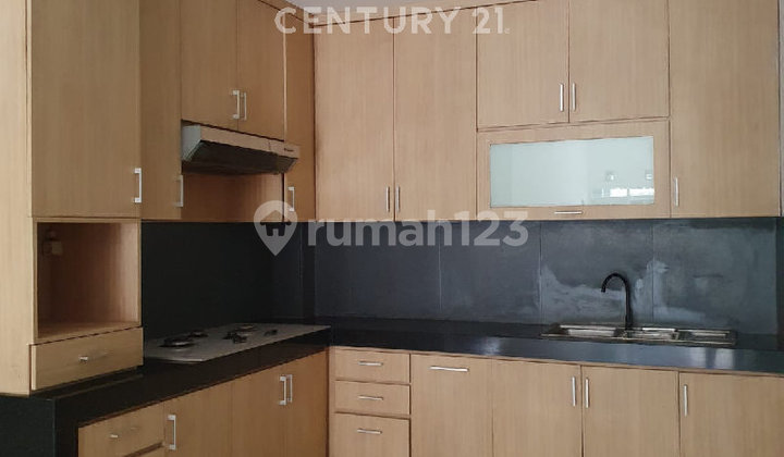 Beautiful 5-Bedroom House in Taman Kopo Indah 2 Patung Gajah, Bandung 2