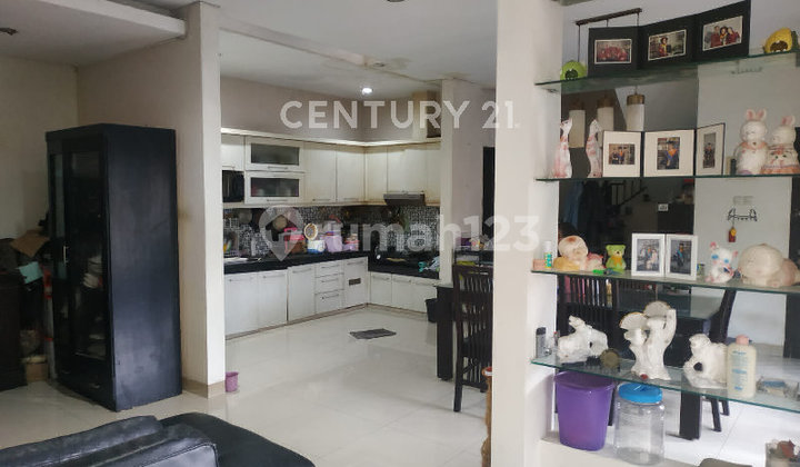 Rumah Tinggal 2 LT, di Pusat Kota Bandung Rumah Tinggal 2 LT, di Pusat Kota Bandung