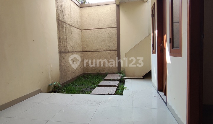 Rumah Bagus Strategis Tengah Kota Bandung 2