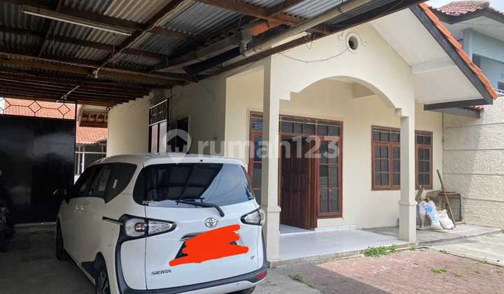 House Suitable for Home Industry in Burujul Sayap Taman Kopo Indah 2
