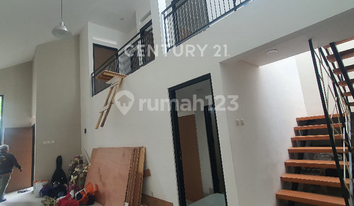 Rumah Baru Full Furnished 2 LT di Tengah Kota Bandung, Turangga 2