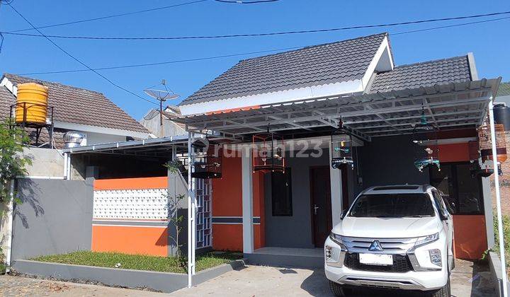 Rumah Baru di Kompleks Griya Edelweis 15 Menit Dari Kampus Uns Dan Kota Karanganyar 1