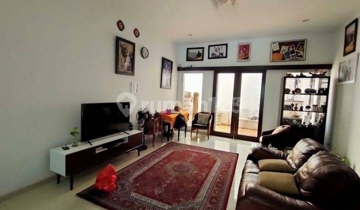 Dijual Rumah Batununggal Terawat Hadap Timur 