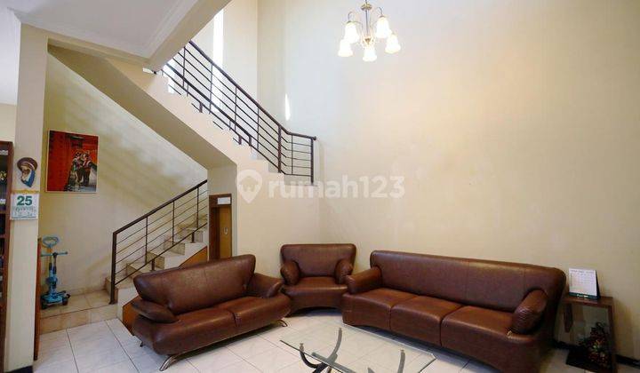 Rumah 2 Lantai Bagus Furnished SHM di Pasir Luyu, Bandung 1