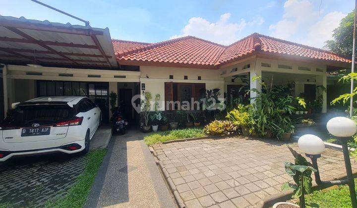 Rumah 2 Lantai Bagus Furnished SHM di Turangga, Bandung 1