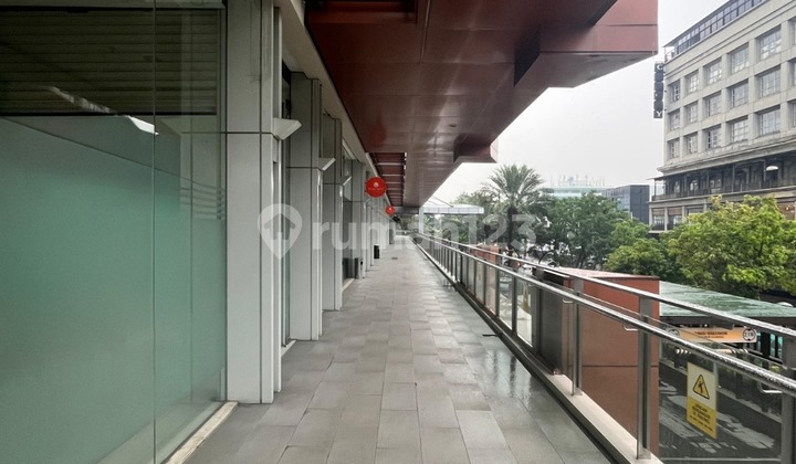 Kemang Mansion Ground Floor Shop House for Sale, Former Bank Ground Floor. 2