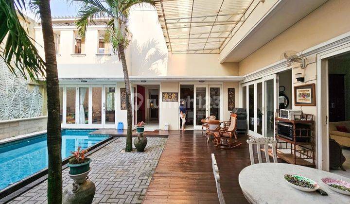 Rumah Mewah Dijual Siap Huni di Jalan Praja
Kebayoran Lama
Jakarta Selatan  6