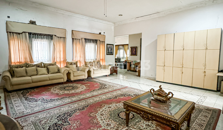 Rumah Hitung Tanah Luas 1429m di Kebayoran Baru, Jaksel