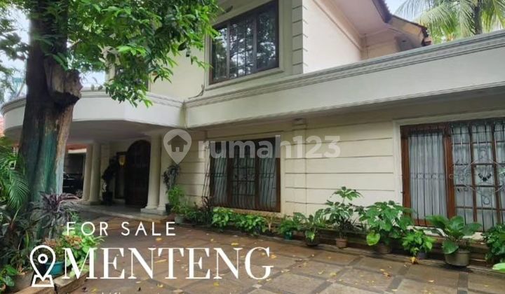 Rumah di Menteng Jakarta Pusat 2 Lantai SHM