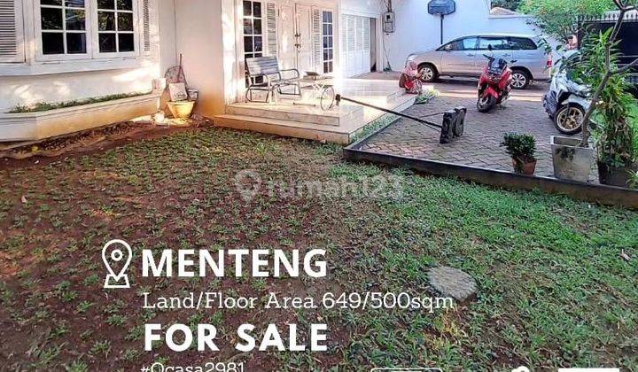 Rumah Luas di Menteng Jakarta Pusat Hadap Barat 1