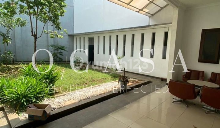 House for Sale on Hang Lekir Street, Kebayoran Baru, South Jakarta