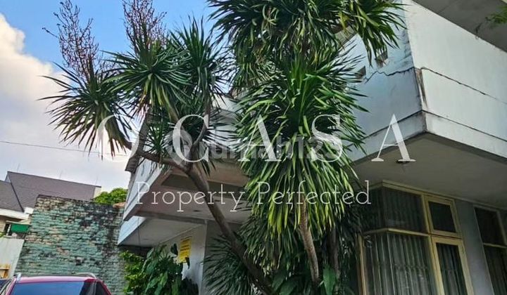 Rumah di Jalan Tulodong Bawah
Senopati
Jakarta Selatan Parkir Luas 2