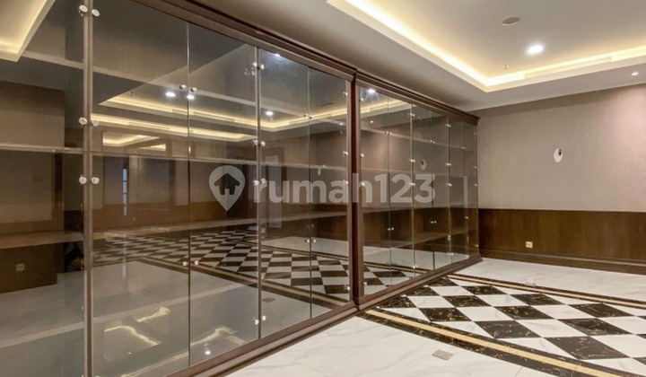 Ready-to-Use Office Space in District 8 Senopati SCBD, Kebayoran Baru, South Jakarta 2